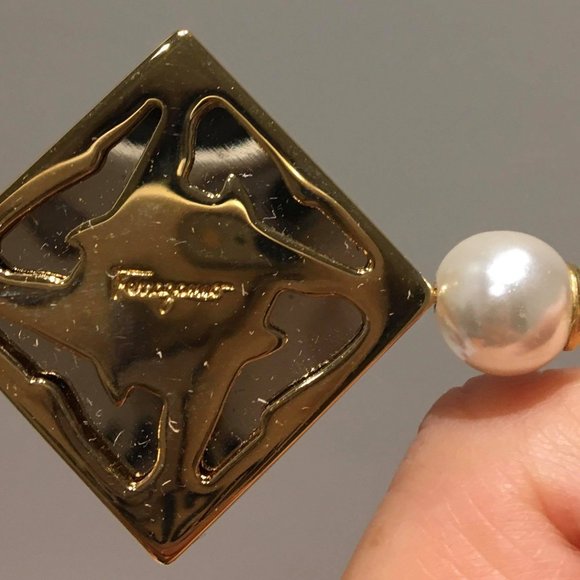 Authentic Salvatore Ferragamo brooches - Picture 10 of 10